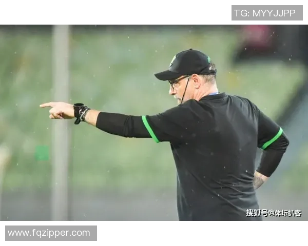 深圳飞盘队的战术优势与整体压制分析探讨